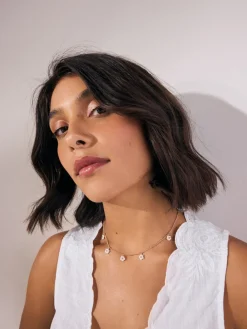 Goudkleurig - Ketting met bloemenhanger*Next Outlet