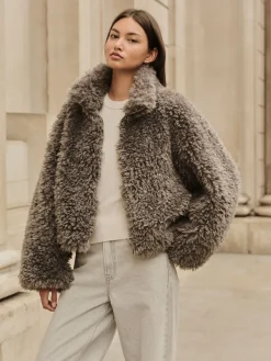 Grijs - Jack met rits en trechterkraag van imitatiebont*Next Best