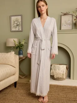 - - Modal kamerjas met kanten afwerking*Laura Ashley Discount