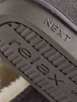 - Suède pantoffellaarsjes met voering van imitatiebont*Next Sale