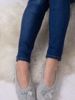 - Isotoner pantoffelballerina's van fijne badstof met strik*Totes Outlet