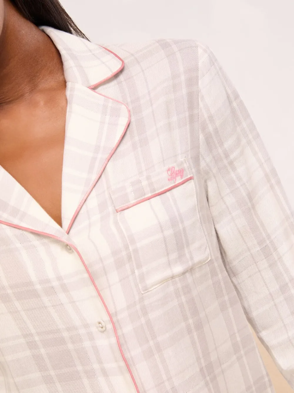 - - Geweven pyjamaset met lange mouwen*Lipsy New