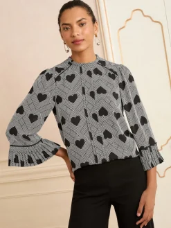 - Crew Neck Pleated Flute Sleeve Blouse*Love & Roses Best