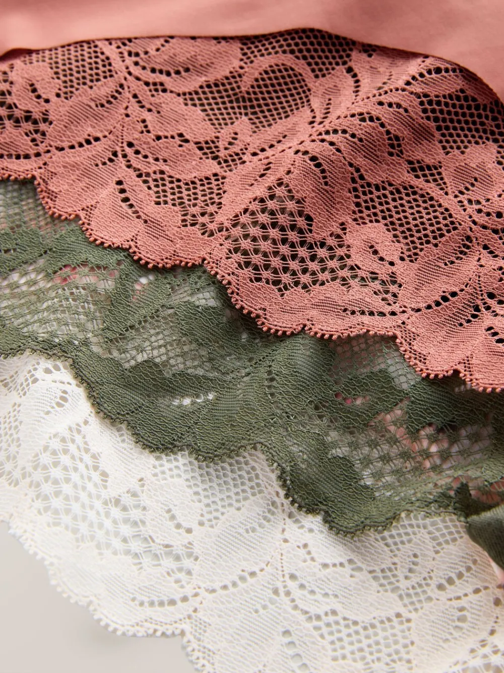 Grijs-groen - 5 Niet-aftekenende slips met kanten achterkant*Next Hot