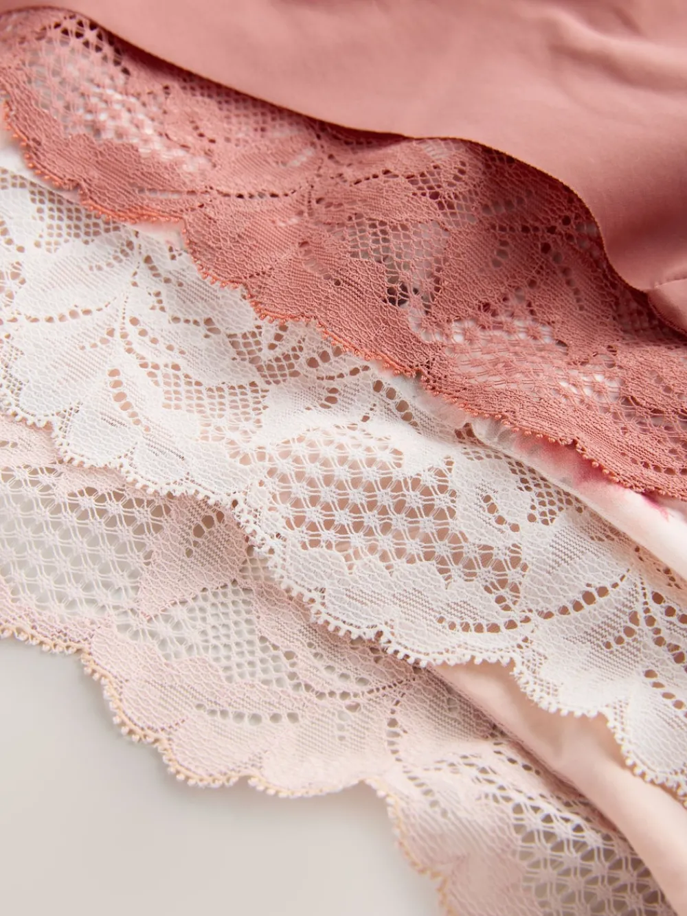 Grijs-groen - 5 Niet-aftekenende slips met kanten achterkant*Next New