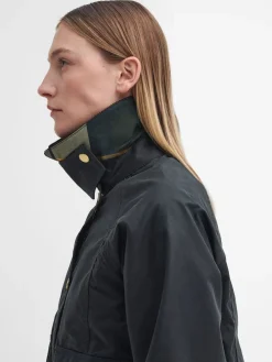 - ® Cropped Beadnell Wax Jacket*Barbour Hot