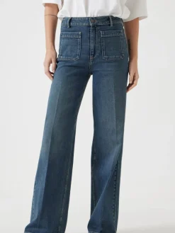 - Rowan jeans met uitlopende pijpen*Hush Discount