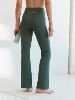 - Superzachte Dry Tech yogasportleggings met uitlopende pijpen*Next Online