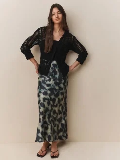 - Satijnen midirok*Next Sale