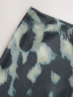 - Satijnen midirok*Next Sale