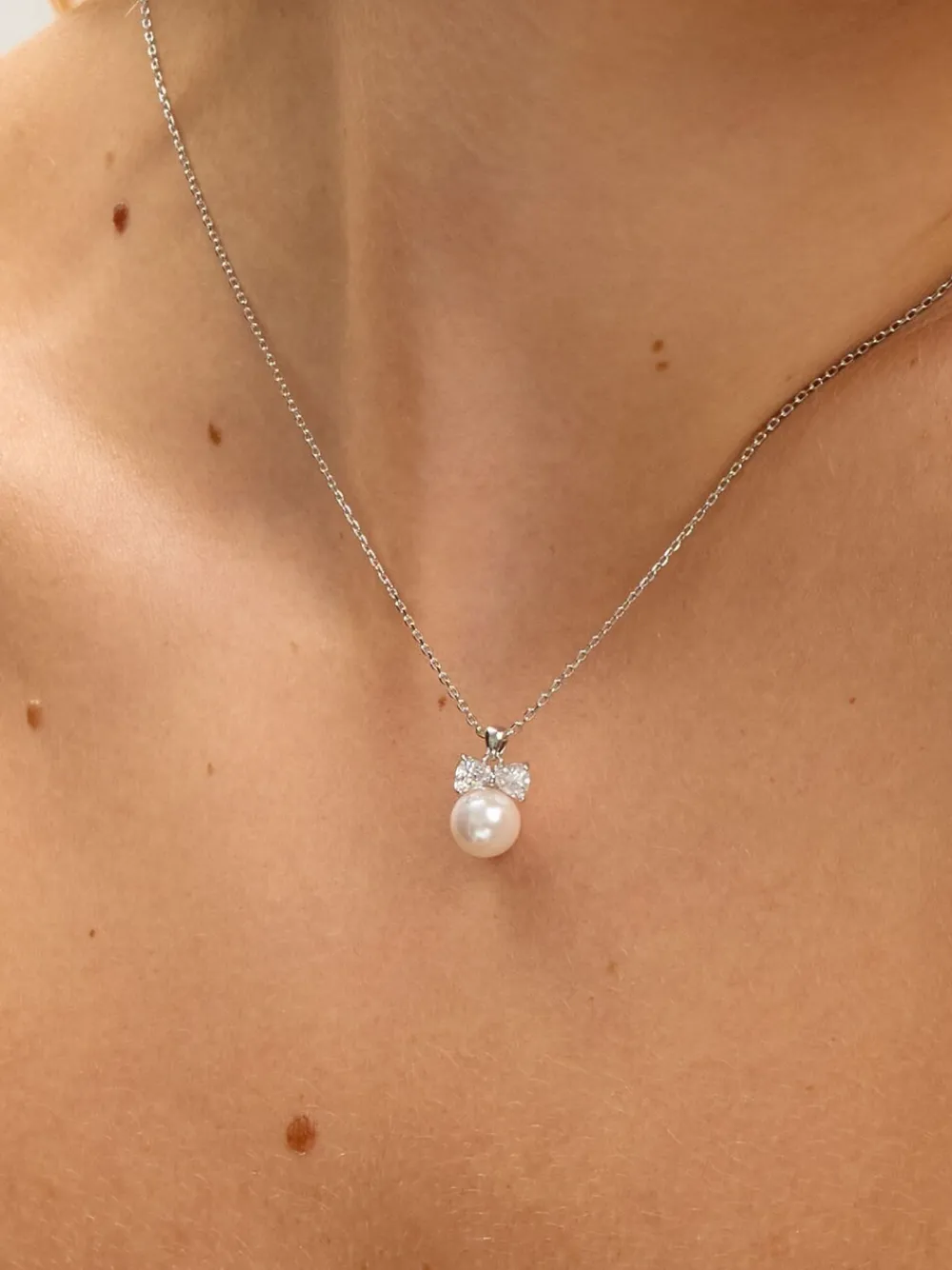 Rhodium Plated Crystal Bow and Pearl Drop Set Gift Box*Jon Richard Discount