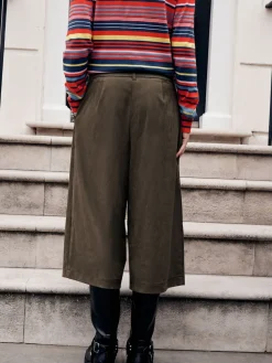 Kakigroen - Faux Suede Longline Shorts*Next Hot