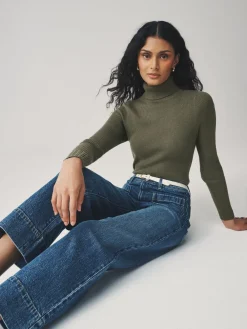 Kakigroen - Geribde trui met rolkraag en wol*Next Sale