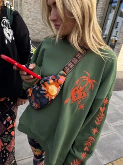 Kakigroen - Embroidered Sweatshirt*Never Fully Dressed Best