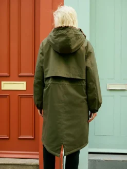 Kakigroen - Parka met imitatiebontvoering met dierenprint*Next Outlet