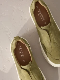 Kakigroen - Signature leren sneakers met dikke plateauzolen en sleehak*Next New