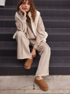 Kastanjebruin - Leather Cosy Borg Lined Slip-On Shoes*Next Clearance