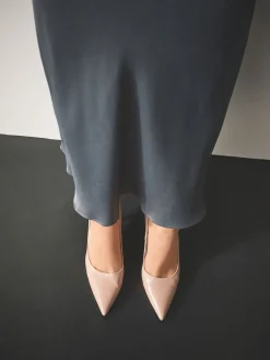 - Forever Comfort® Point Toe Court Heels*Next Online