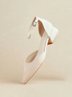- Dolly pumps met lage blokhak en wijde pasvorm*Linzi Online