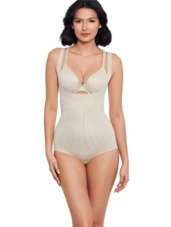 - Modern Miracle™ Open Bust, Wear Your Own Bra vormgevende bodysuit*Miraclesuit Clearance