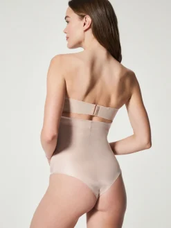 - shape™ Suit Your Fancy string met hoge taille*Spanx Hot