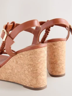 - Forever Comfort® - Gevlochten sandalen met bandjes en sleehak*Next Best