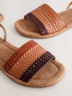 - Geweven platte sandalen*Next Online