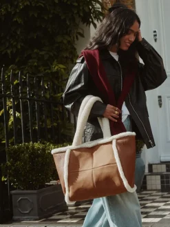 Lichtbruin - PU Borg Tote Bag*Next