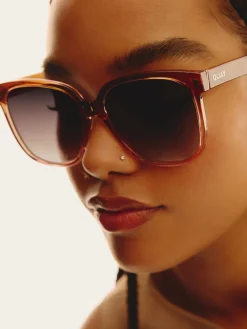 - Wide Awake Sunglass*QUAY Best