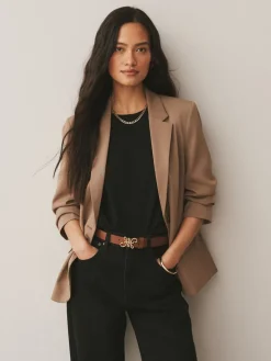 - Reguliere leren riem met opvallende gesp*Next Sale