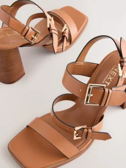 - Sandalen met blokhak, bandjes en gesp*Next Outlet