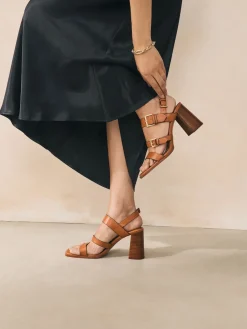 - Sandalen met blokhak, bandjes en gesp*Next Outlet