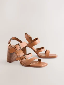 - Sandalen met blokhak, bandjes en gesp*Next Outlet