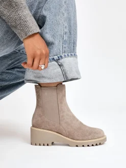 Attend Chelsea Wedge Boots*Linzi Hot