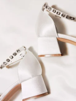 Bridal Jordanna pumps met lage blokhak en versierd enkelbandje*Linzi Best