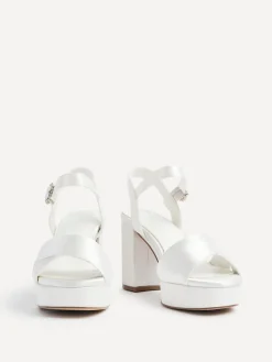 Bridal Perola sandalen met gekruiste bandjes en plateauzool*Linzi Online