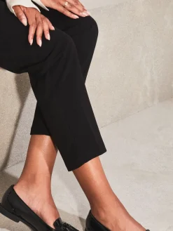 - Lakleren platte instappers met kwastjes*Lipsy Sale