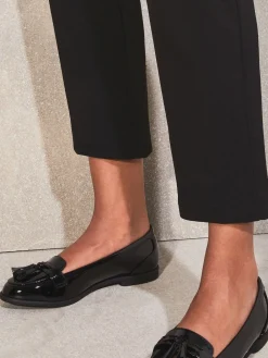 - Lakleren platte instappers met kwastjes*Lipsy Sale