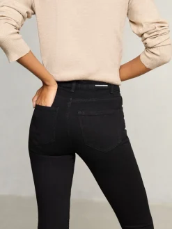 skinny jeans met halfhoge taille*Lipsy Outlet