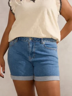 - Curve - Denim short*Live Unlimited Sale