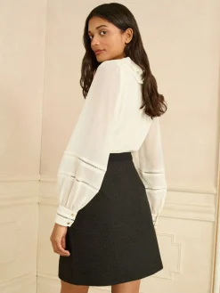 Boucle Scallop Mini Skirt*Love & Roses New