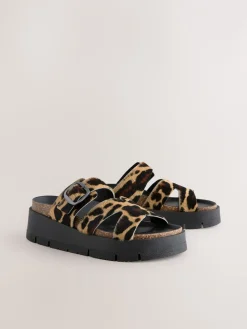 - Leren sandalen met bandjes en gespdetail*Next Outlet