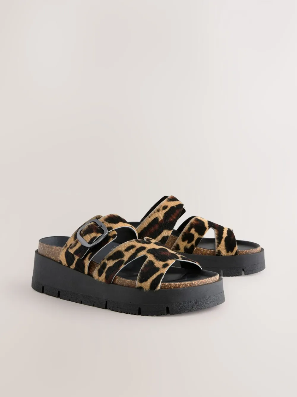 - Leren sandalen met bandjes en gespdetail*Next Outlet