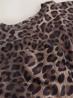 Luipaardprint - Relaxed Boxy T-shirt met ellebooglengte mouwen en ronde hals*Next Outlet