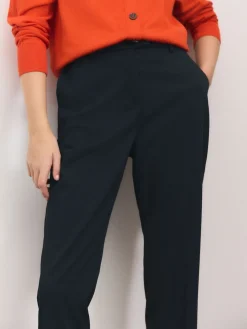 - Op maat gesneden smalle broek*Next Online