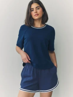 Marineblauw - Sportshort met contrasterende Streep*Next Outlet