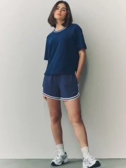 Marineblauw - Sportshort met contrasterende Streep*Next Outlet