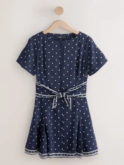 - Mini-jurk met strikceintuur*Next Hot