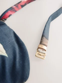 Marineblauw met bloemenprint - Vormgevend bandeaubadpak met buikcorrectie*Next Hot