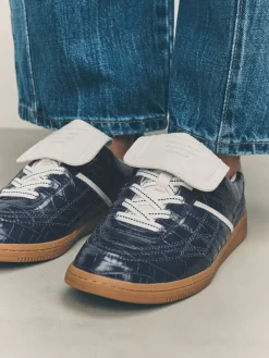 Marineblauw met krokodilleneffect - Forever Comfort® Fold Over Lace-Up Trainers*Next Sale